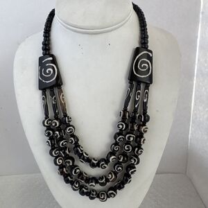 DEVIKA STATEMENT NECKLACE